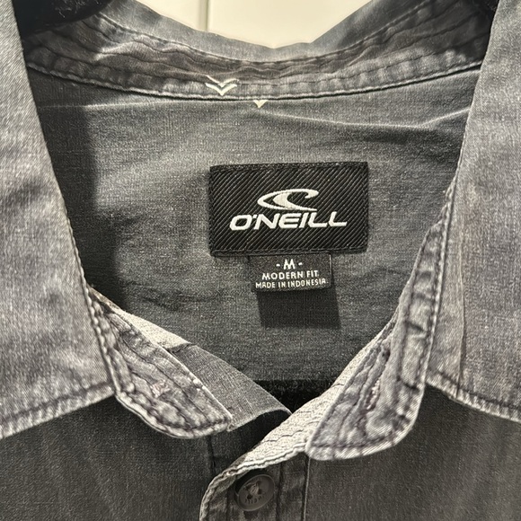 O'Neill grey short sleeve button down - Picture 3 of 3